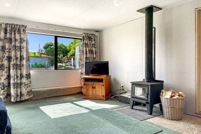 Photo of property in 11 Arthur Road, Owaka, 9585