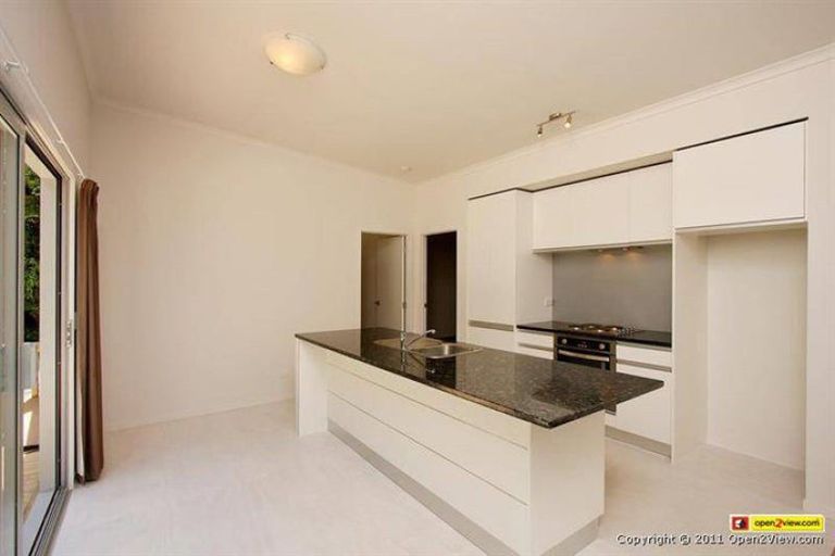 Photo of property in 12 Winstone Place, Highlands Park, New Plymouth, 4312