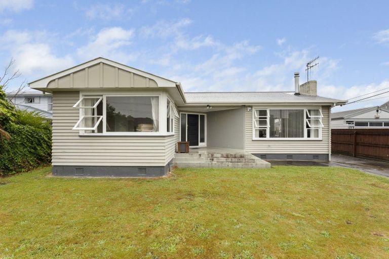 Photo of property in 34 Saint Annes Street, Levin, 5510