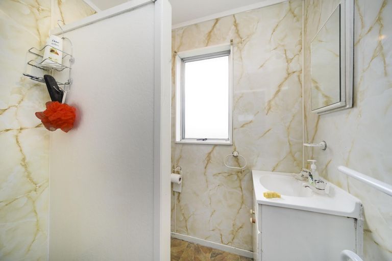 Photo of property in 28 Branigan Parade, Kelvin Grove, Palmerston North, 4414