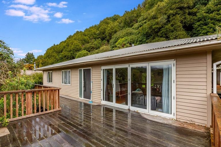 Photo of property in 22 Bridge Road, Birchville, Upper Hutt, 5018