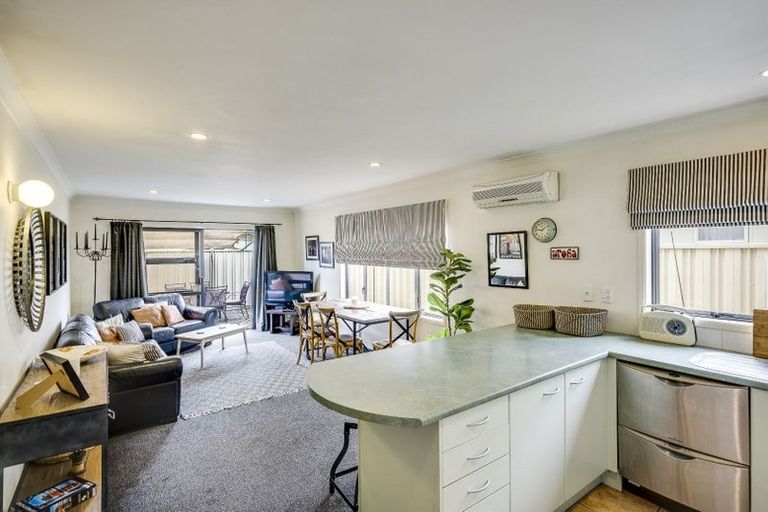 Photo of property in 2/193 Gloucester Street, Taradale, Napier, 4112