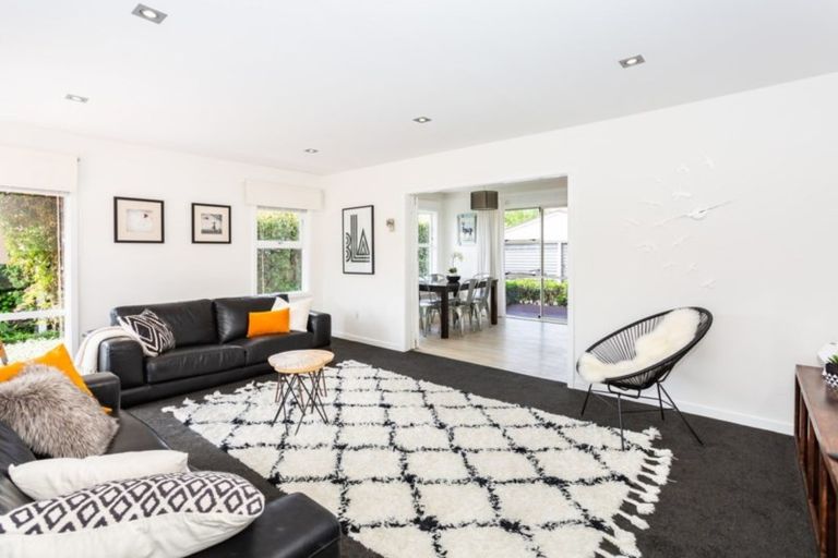 Photo of property in 12 Remuera Avenue, Cashmere, Christchurch, 8022