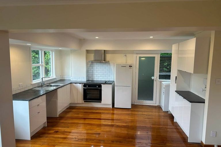 Photo of property in 23 Huntingdon Street, Northland, Wellington, 6012