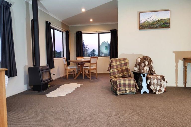 Photo of property in 287 Surrey Road, Tariki, Inglewood, 4388