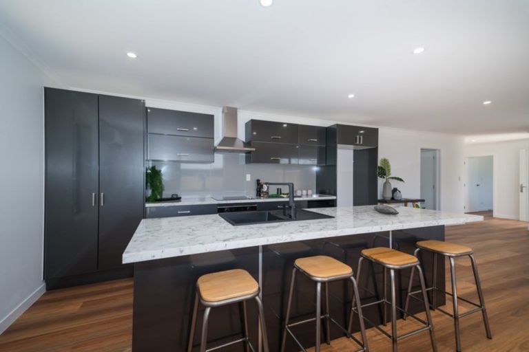 Photo of property in 27 Poplar Grove, Feilding, 4702