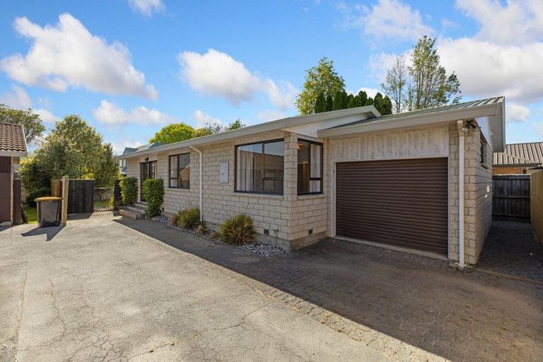 Photo of property in 2/94a Condell Avenue, Papanui, Christchurch, 8053