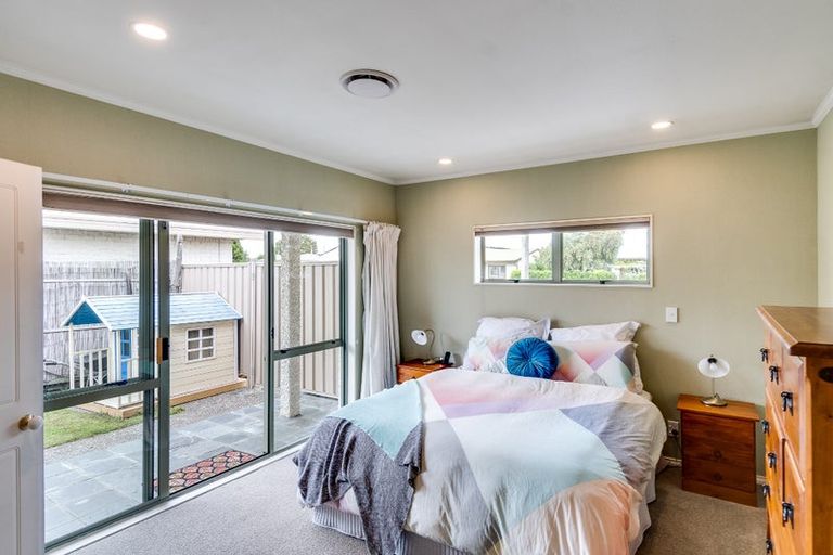 Photo of property in 219 Mcleod Street, Camberley, Hastings, 4120