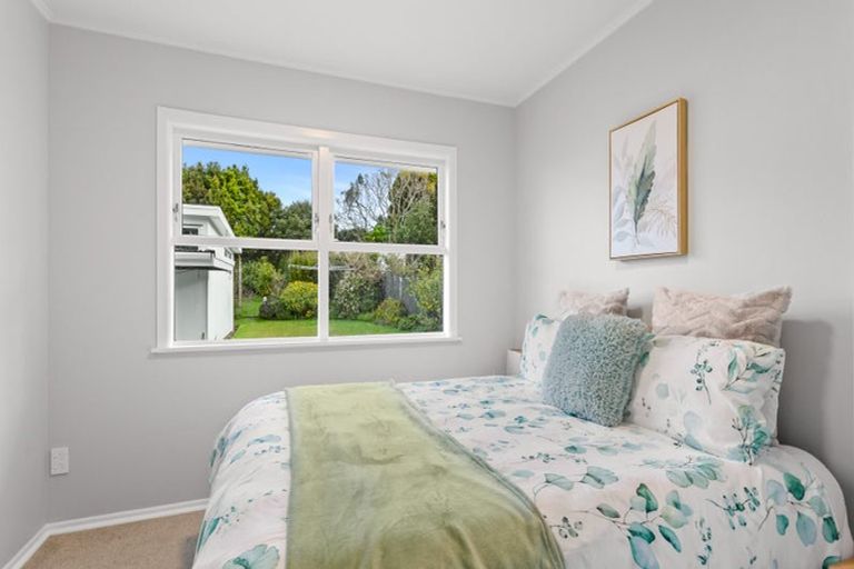 Photo of property in 63 Divich Avenue, Te Atatu South, Auckland, 0610