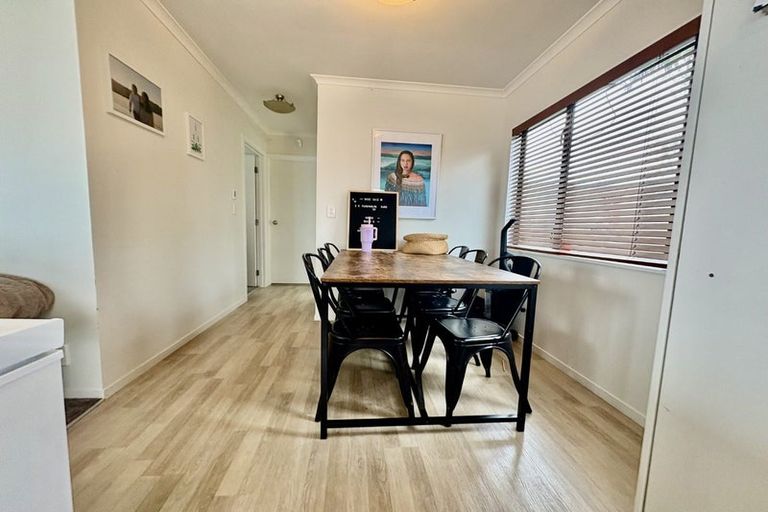Photo of property in 41 Vera Road, Te Atatu South, Auckland, 0610