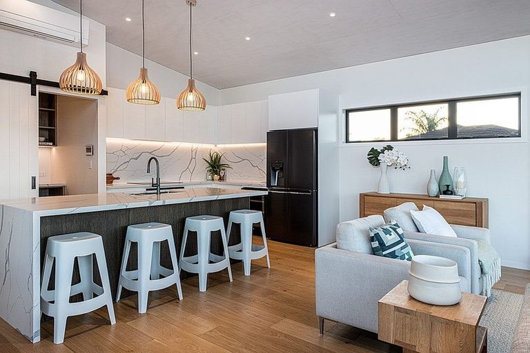 Photo of property in 27a Beechwood Road, Rothesay Bay, Auckland, 0630