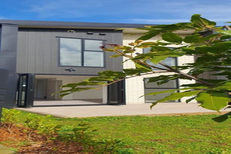 Photo of property in 21 Waikaha Street, Pokeno, 2472