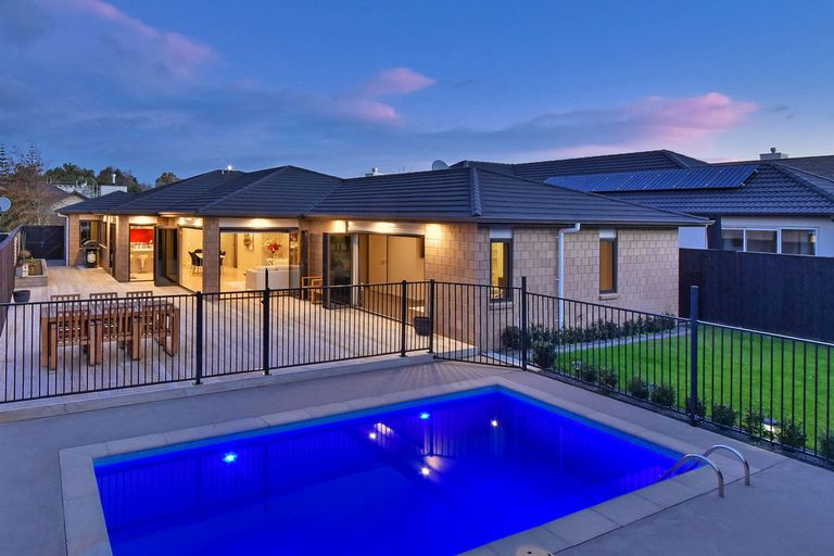 Photo of property in 21 Toscana Drive, Karaka, Papakura, 2113