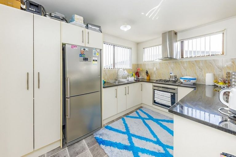 Photo of property in 1/12 Silver Creek Road, Weymouth, Auckland, 2103