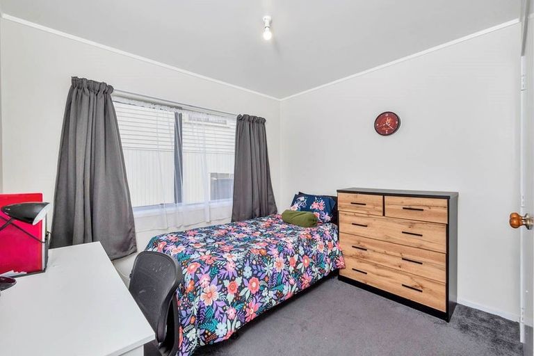 Photo of property in 2/6 Menary Street, Papakura, 2110