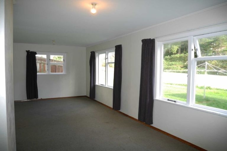 Photo of property in 7-9 York Place, Cannons Creek, Porirua, 5024