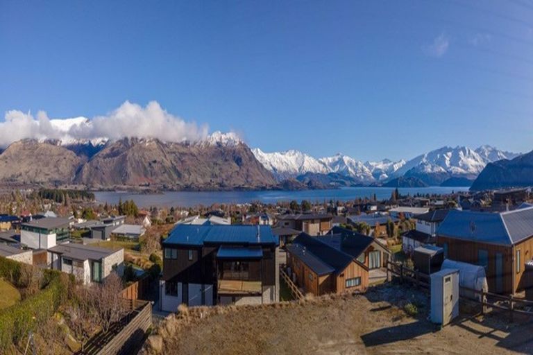 Photo of property in 16 Platinum Ridge, Wanaka, 9305