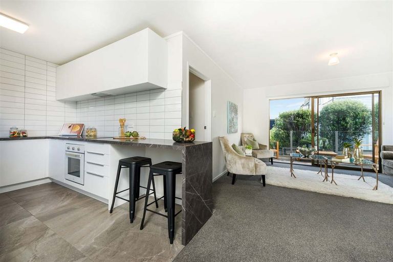 Photo of property in 3/59 Norwood Road, Bayswater, Auckland, 0622