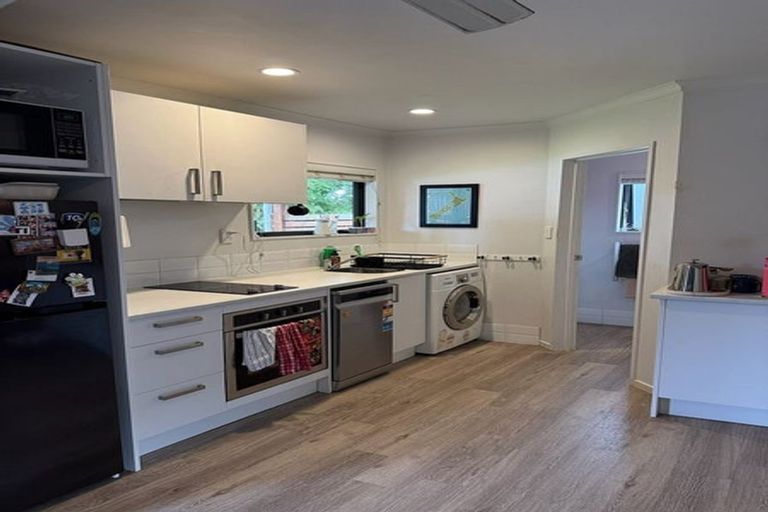 Photo of property in 7 Minaret Drive, Bucklands Beach, Auckland, 2014