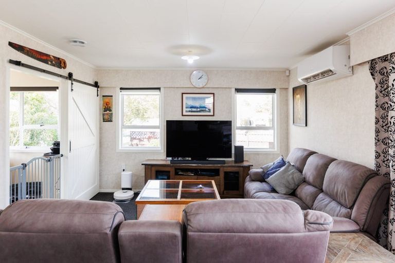 Photo of property in 10a Peters Avenue, Cloverlea, Palmerston North, 4412