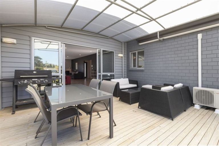 Photo of property in 8 Kaipuke Crescent, Gulf Harbour, Whangaparaoa, 0930