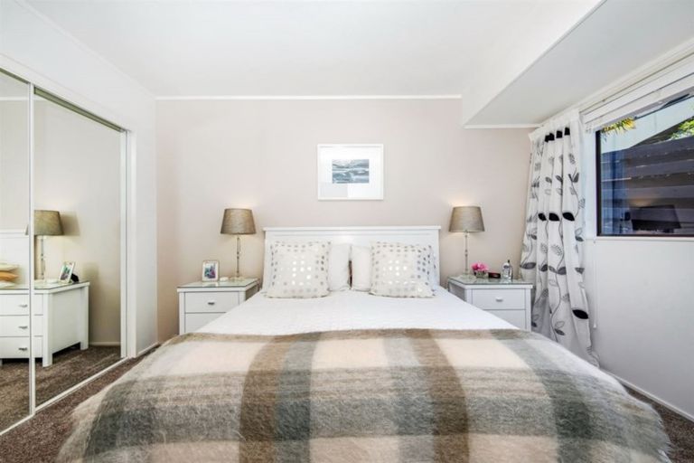 Photo of property in 2/30 Kowhai Road, Campbells Bay, Auckland, 0630