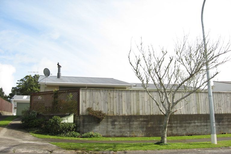 Photo of property in 6 Karo Street, Inglewood, 4330