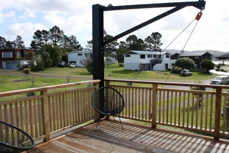 Photo of property in 4 Brodie Lane, Pauanui, Hikuai, 3579