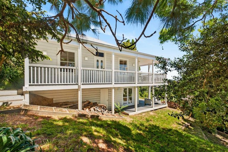 Photo of property in 1 Denholm Road, Hospital Hill, Napier, 4110