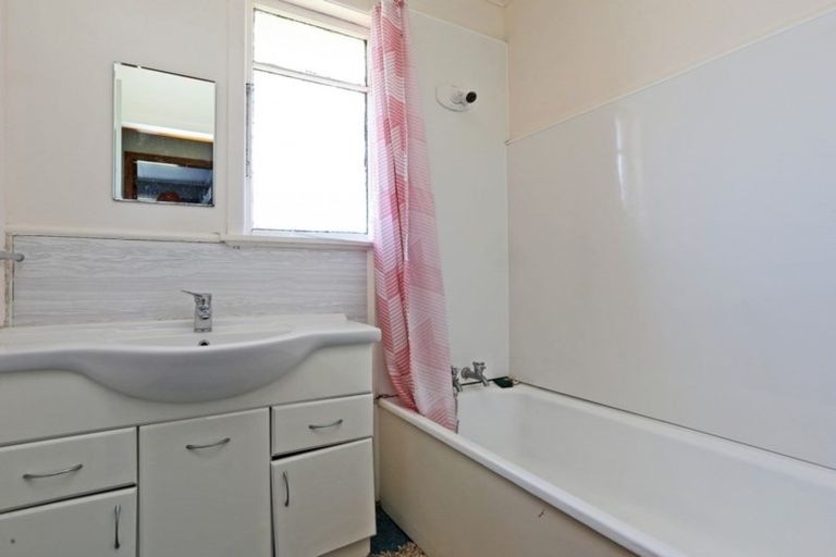 Photo of property in 112 Warwick Road, Mayfair, Hastings, 4122