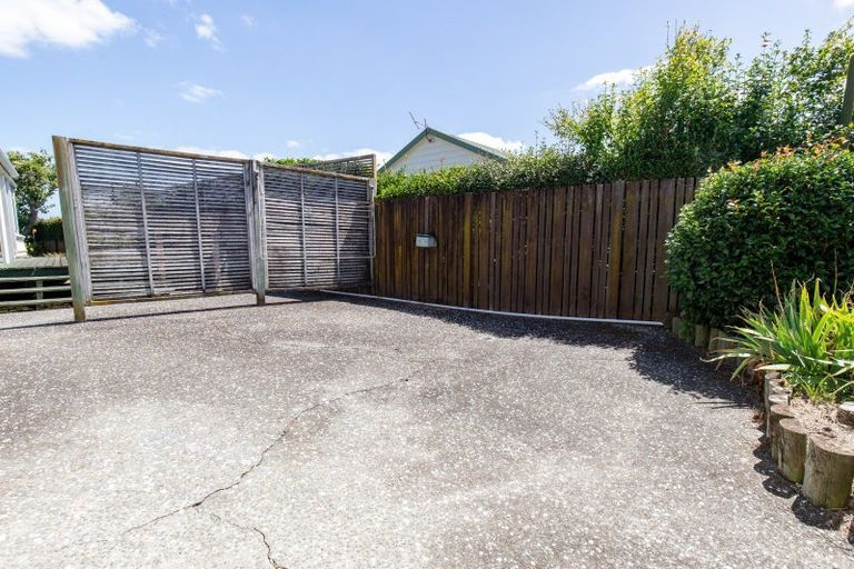 Photo of property in 11 Mcclean Place, Ngatea, 3503