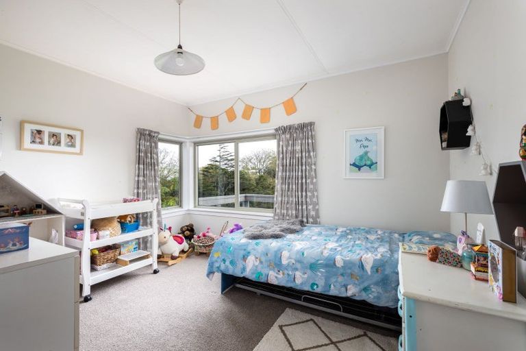 Photo of property in 11 Cowling Road, Hurdon, New Plymouth, 4310