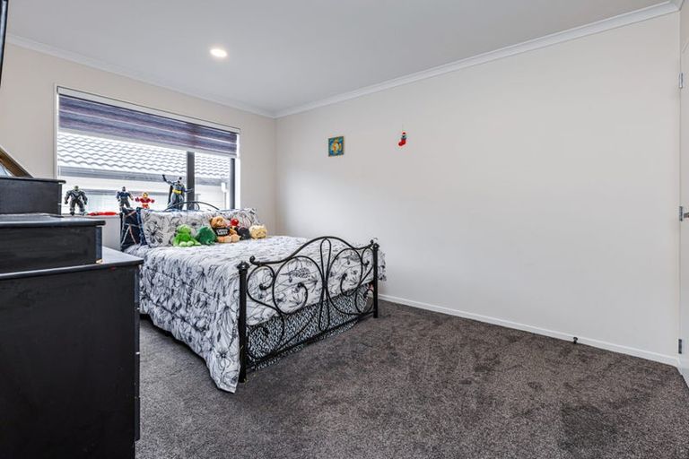 Photo of property in 32 Carrickdawson Drive, Flat Bush, Auckland, 2019
