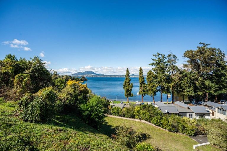 Photo of property in 2/872 Acacia Bay Road, Acacia Bay, Taupo, 3330