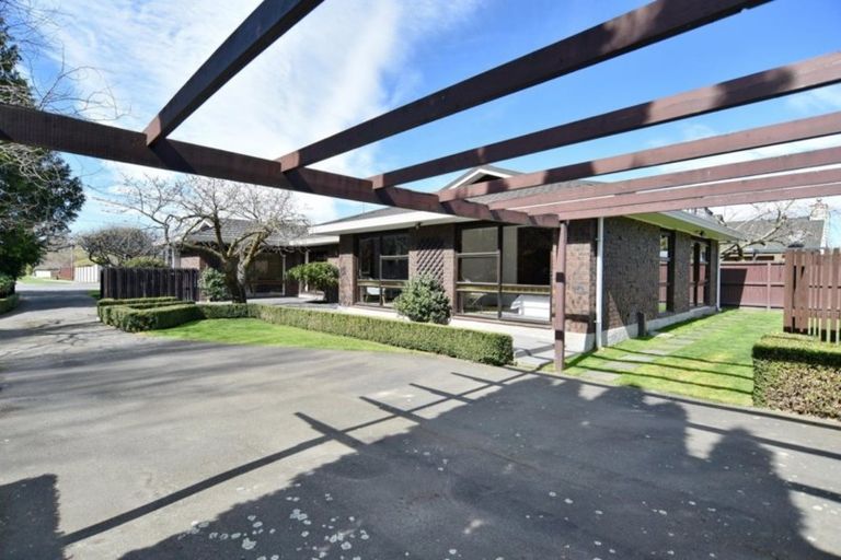 Photo of property in 361 Gardiners Road, Harewood, Christchurch, 8051