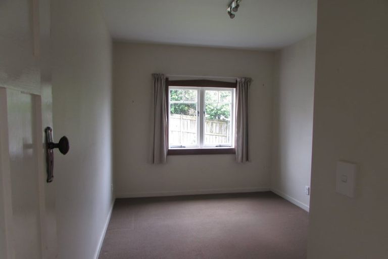 Photo of property in 35 Clayburn Road, Glen Eden, Auckland, 0602