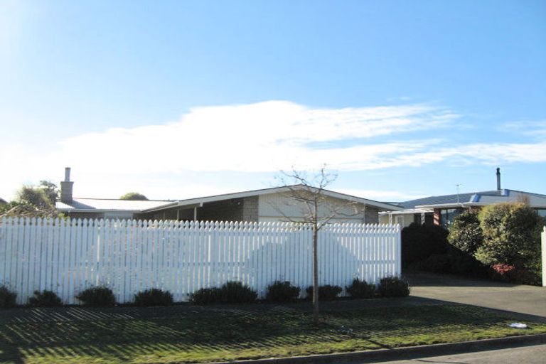 Photo of property in 19 Palmers Road, New Brighton, Christchurch, 8083