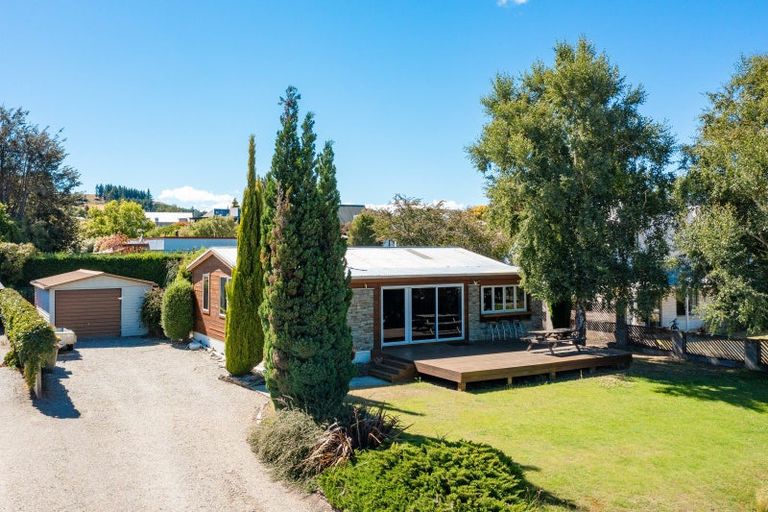 Photo of property in 223 Beacon Point Road, Wanaka, 9305