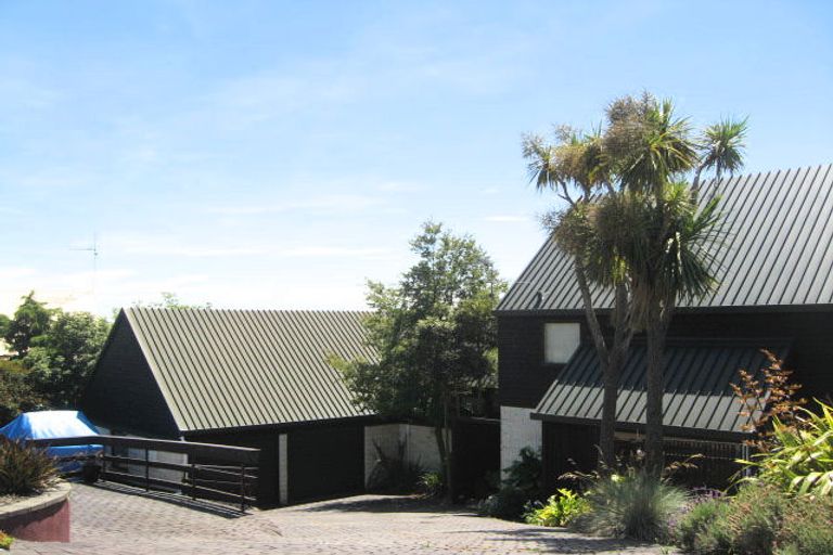 Photo of property in 32 Ravensdale Rise, Westmorland, Christchurch, 8025