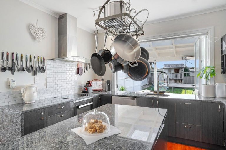 Photo of property in 6 Tararua Street, Masterton, 5810