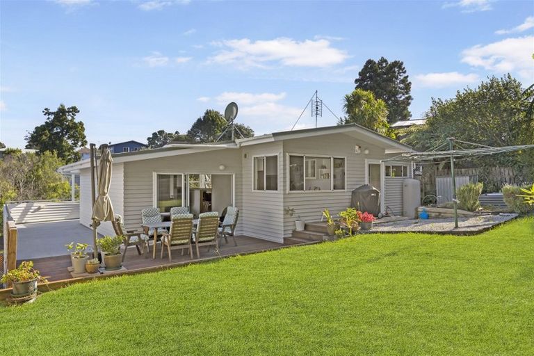 Photo of property in 73 Saffron Street, Birkdale, Auckland, 0626