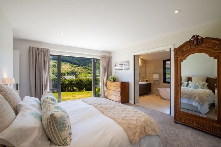 Photo of property in 3 Heenan Lane, Arrowtown, 9371