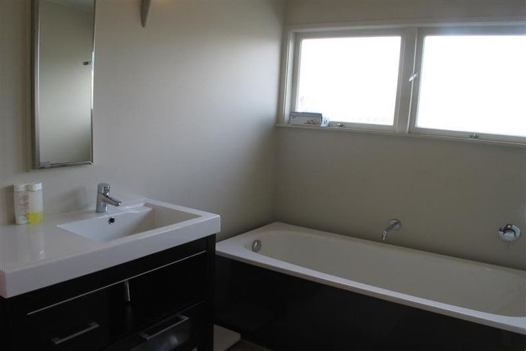 Photo of property in 9 Evelyn Place, Hillcrest, Auckland, 0627