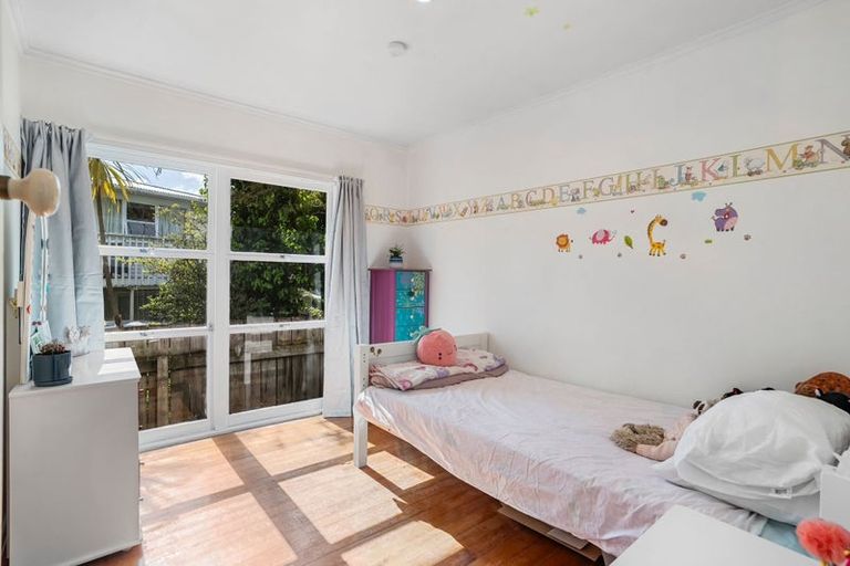 Photo of property in 15 Levesque Street, Birkdale, Auckland, 0626