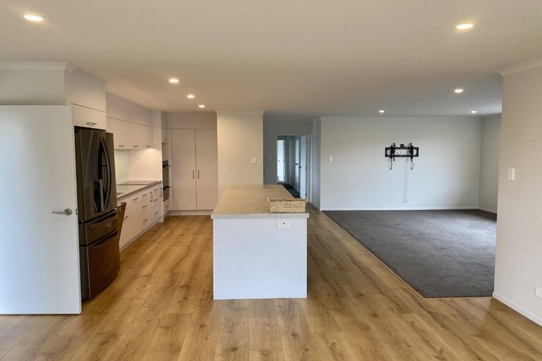 Photo of property in 14 Kahukaka Road, One Tree Point, 0118