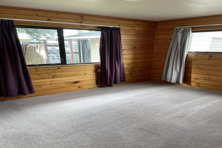 Photo of property in 22 Sandgate Avenue, Botany Downs, Auckland, 2010