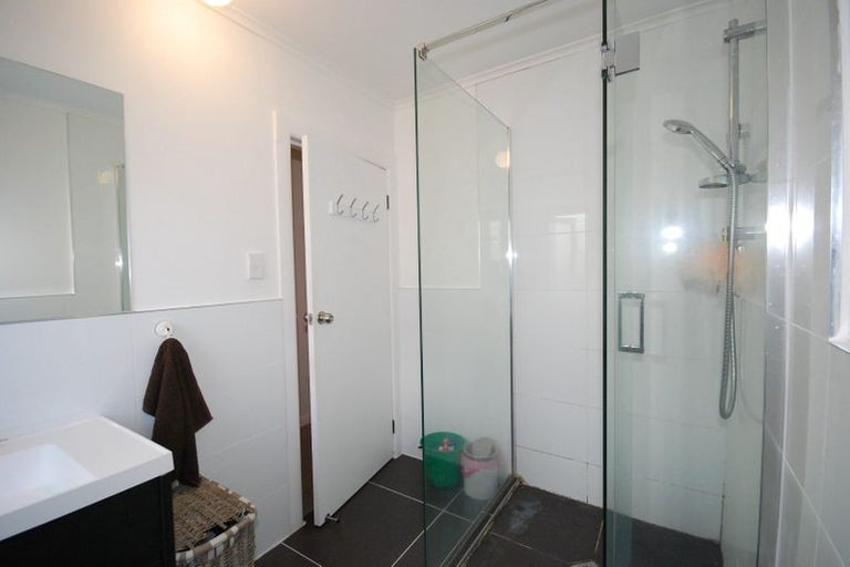 Photo of property in 1/5 Hillside Road, Mount Wellington, Auckland, 1062