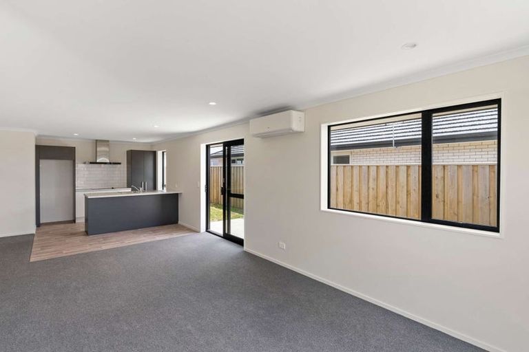 Photo of property in 86 Broadway Parade, Rolleston, 7615