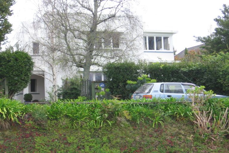 Photo of property in 307 Devonport Road, Tauranga, 3110