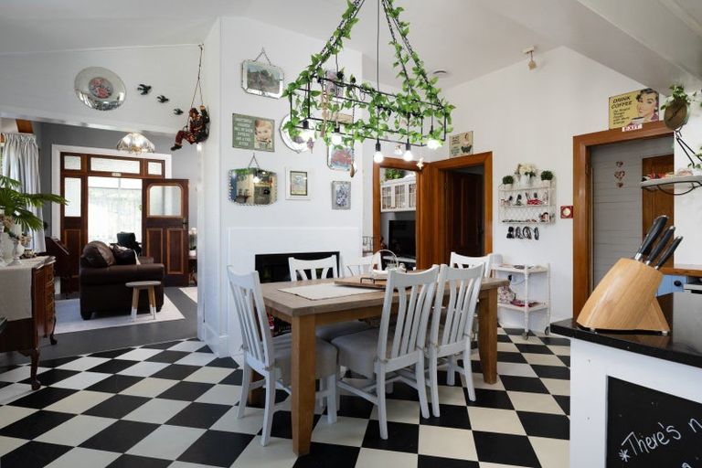 Photo of property in 30 Main Road, Havelock, 7100